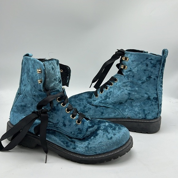 Olivia miller crushed blue velvet combat boots size 7 - Picture 2 of 7